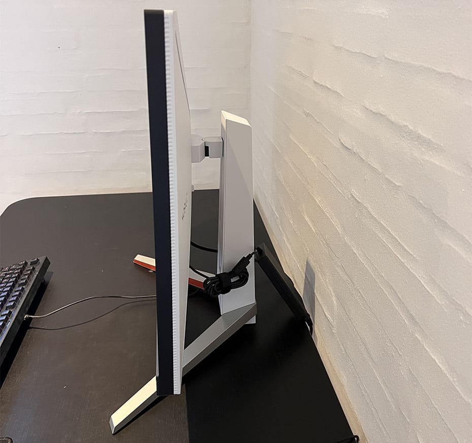 BenQ EX3210U Side