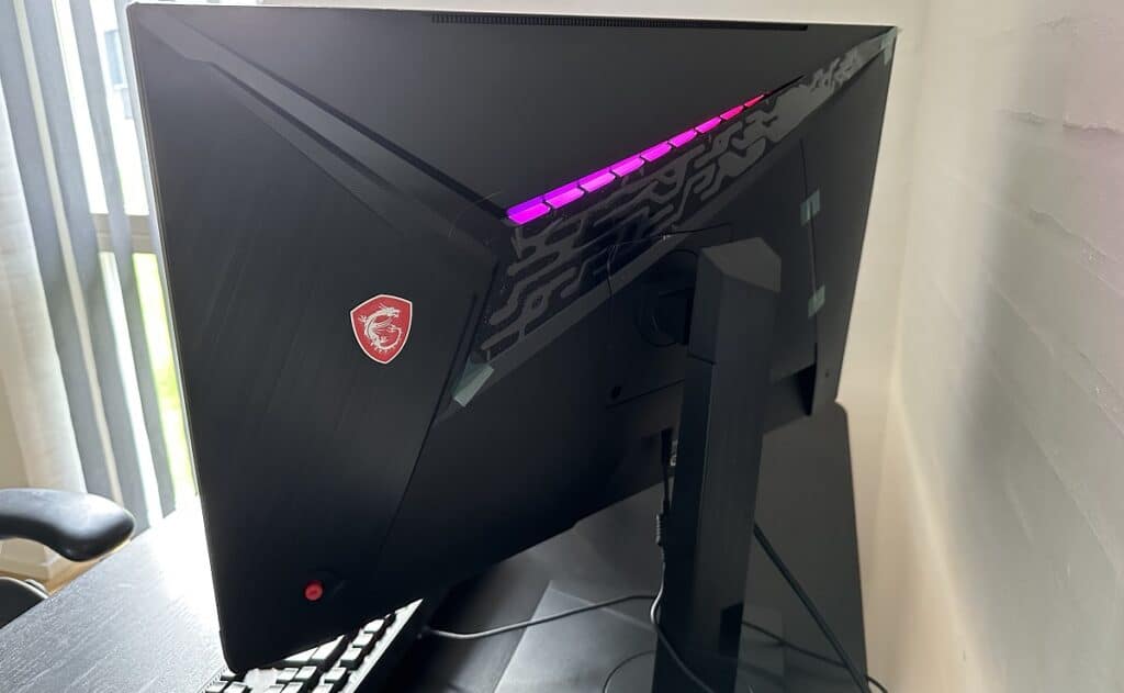 MSI MAG281URF Back